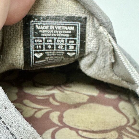 Roxy Slip-on Sneakers- Size 11 - Picture 8 of 13